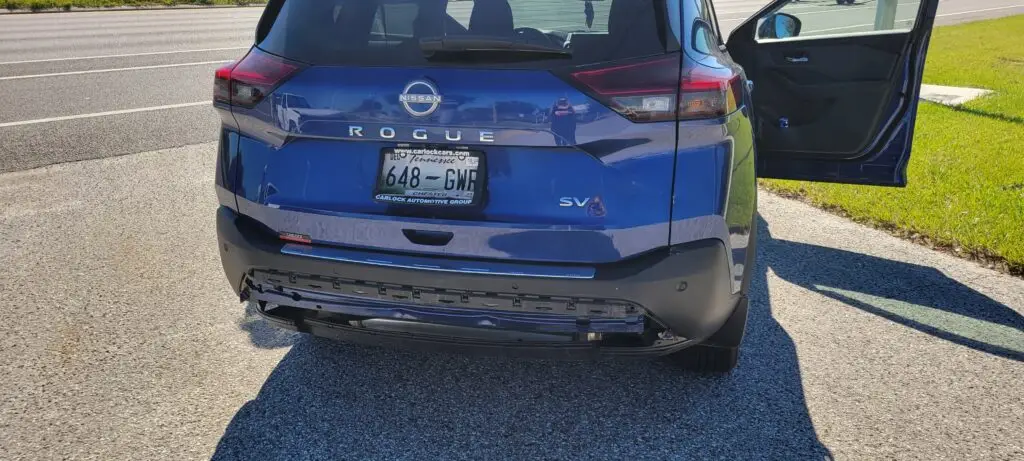 nissan rouge rear ended in an accident in st petersburg